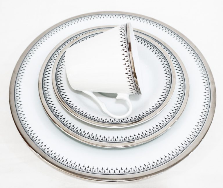 Crescent Platinum Tea Set 24 pcs - Cera-e-Noor